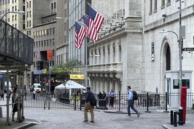 Marché boursier aujourd'hui: Les espoirs pour l'IA et les taux poussent Wall Street à des records, même si la plupart des actions chutent